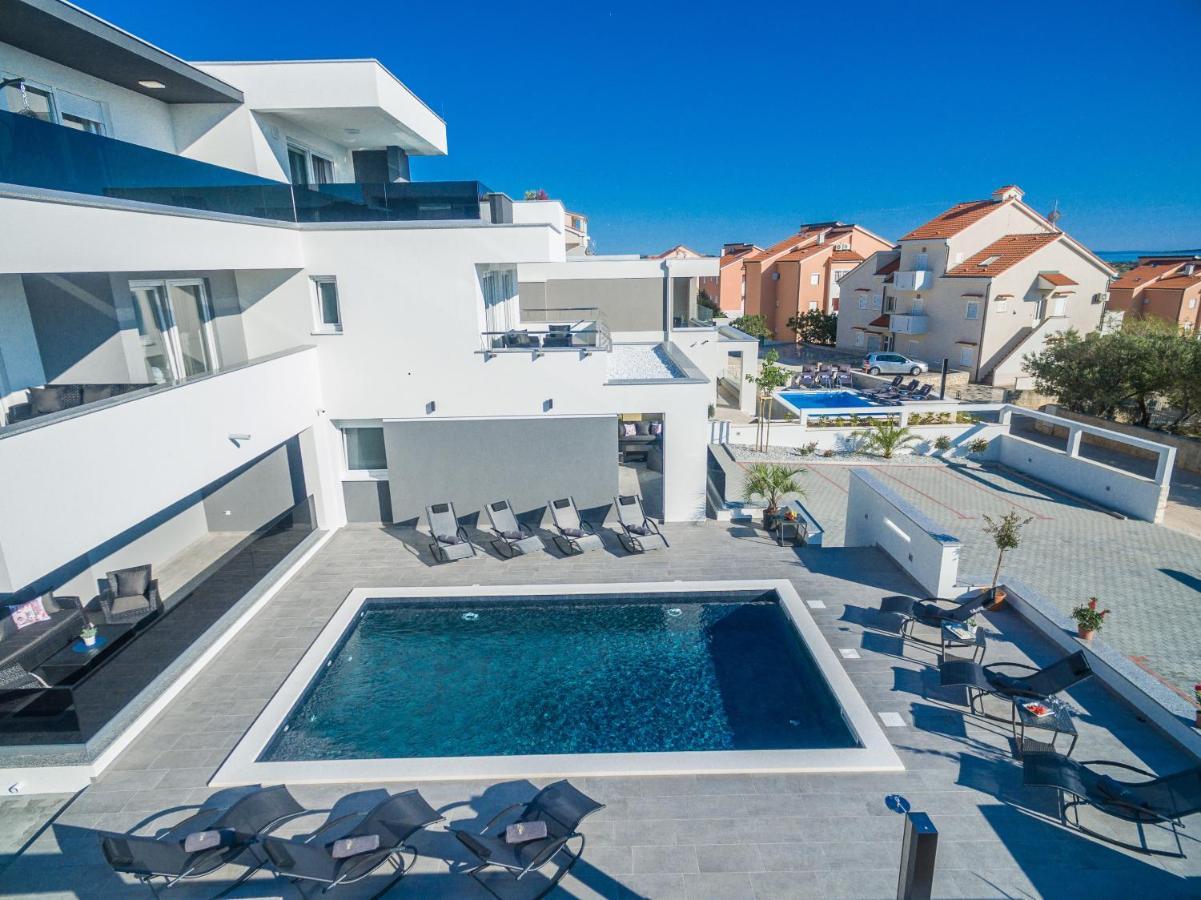 Villa Magnifica Apartments With Pool Novalja Kültér fotó