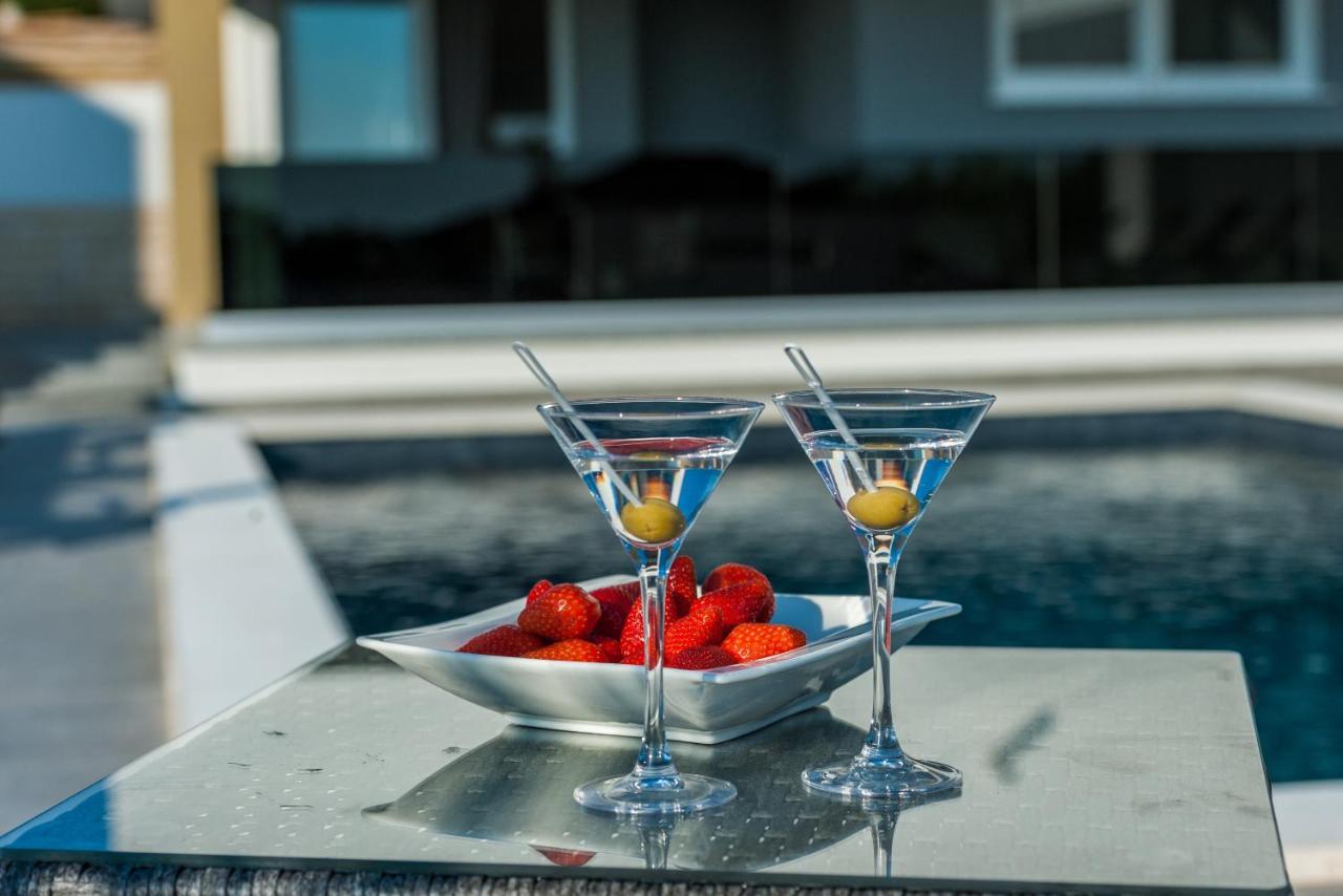 Villa Magnifica Apartments With Pool Novalja Kültér fotó