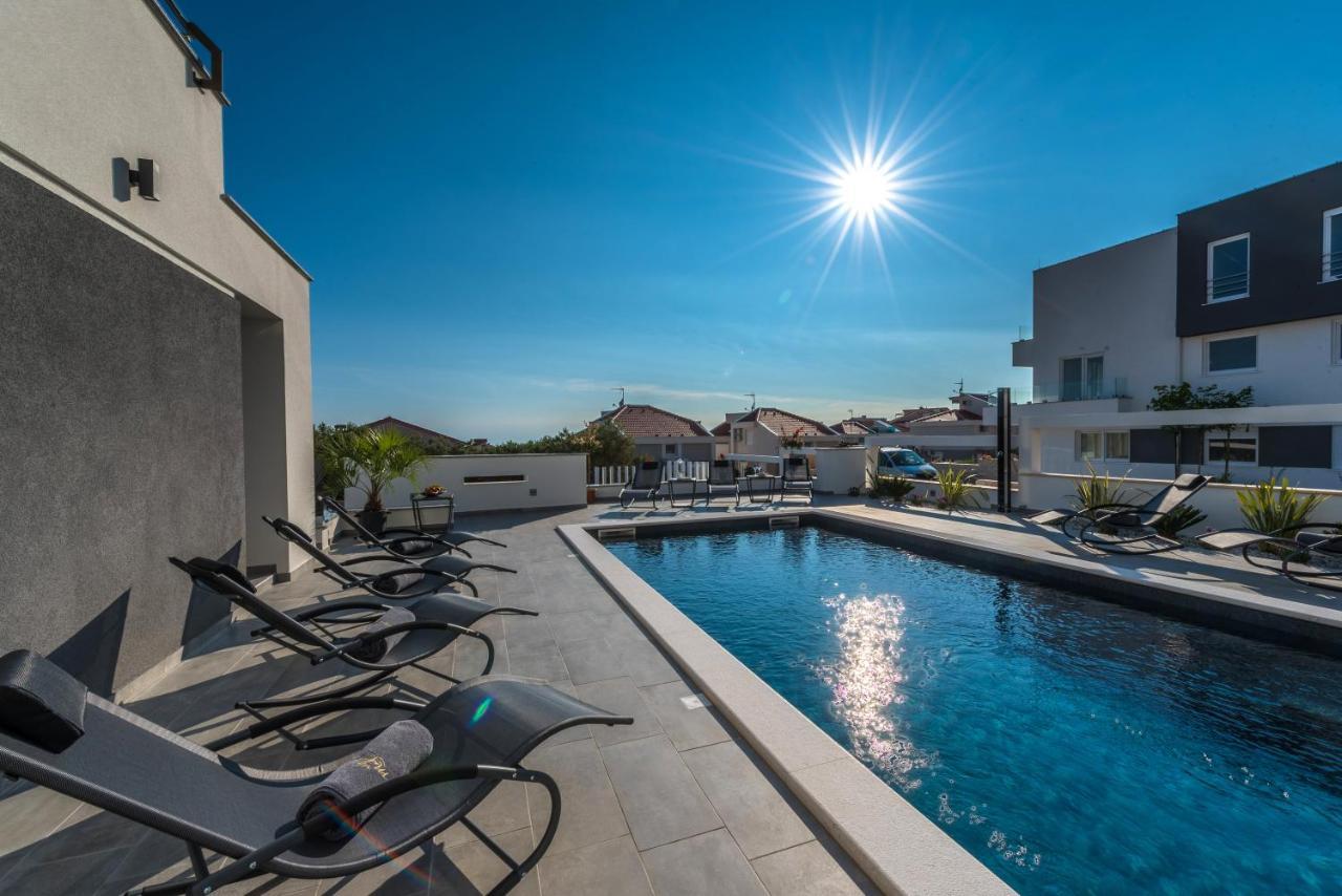 Villa Magnifica Apartments With Pool Novalja Kültér fotó