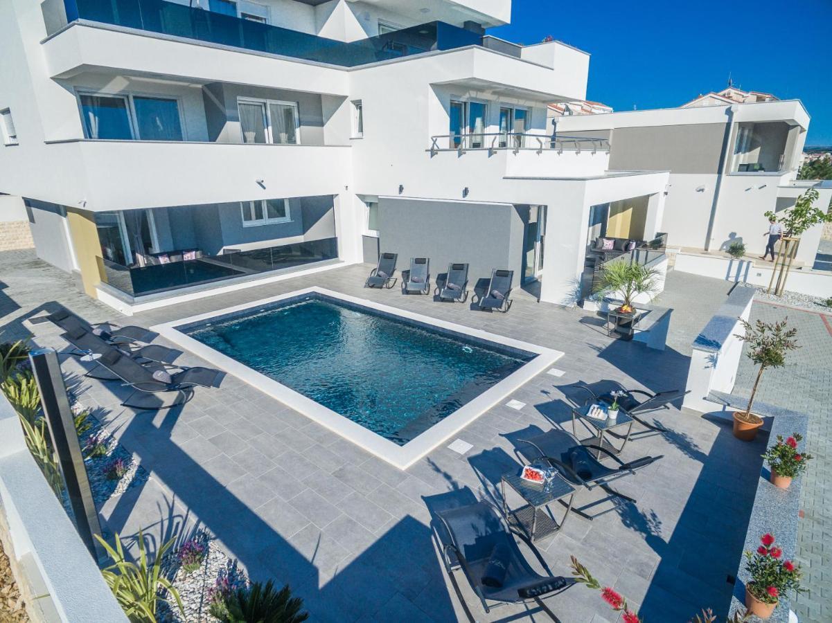 Villa Magnifica Apartments With Pool Novalja Kültér fotó