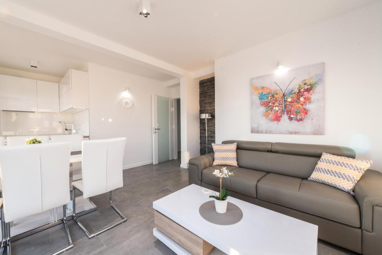 Villa Magnifica Apartments With Pool Novalja Kültér fotó