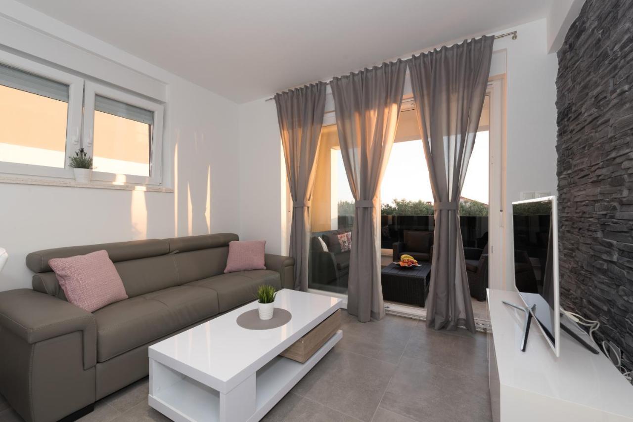 Villa Magnifica Apartments With Pool Novalja Kültér fotó